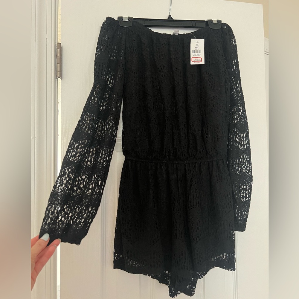 Stunning black lace romper! NWT 🔥🔥🔥